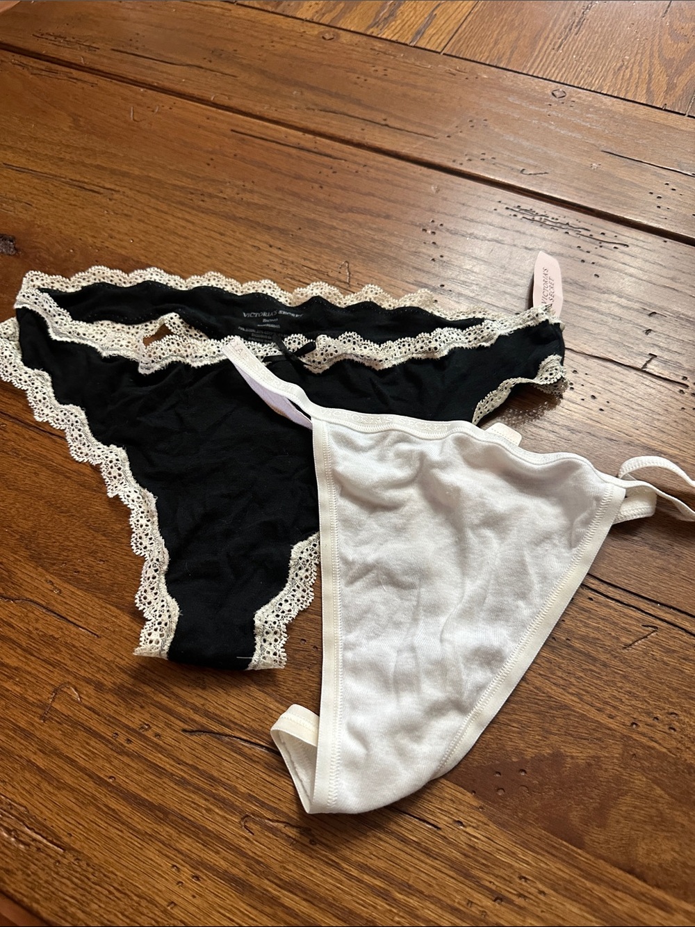 Women’s Victoria’s Secret - 2 pair thong, NWT, Size L